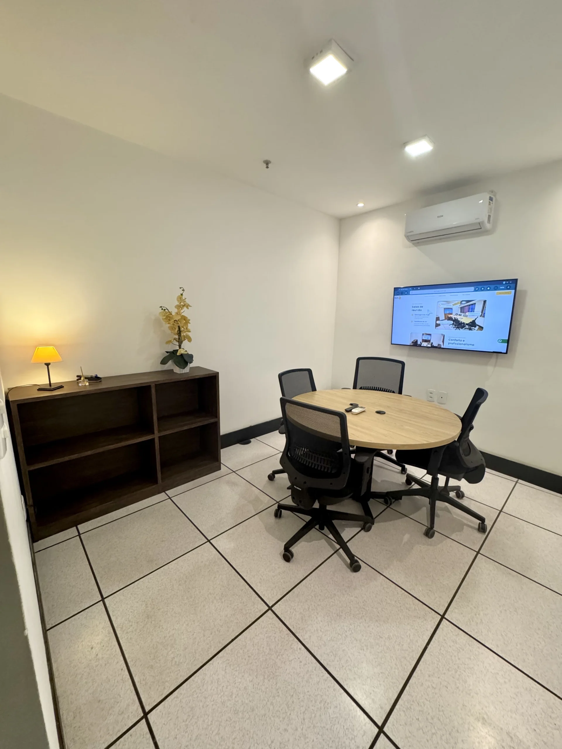 Sala 607 · com TV para 4 pessoas